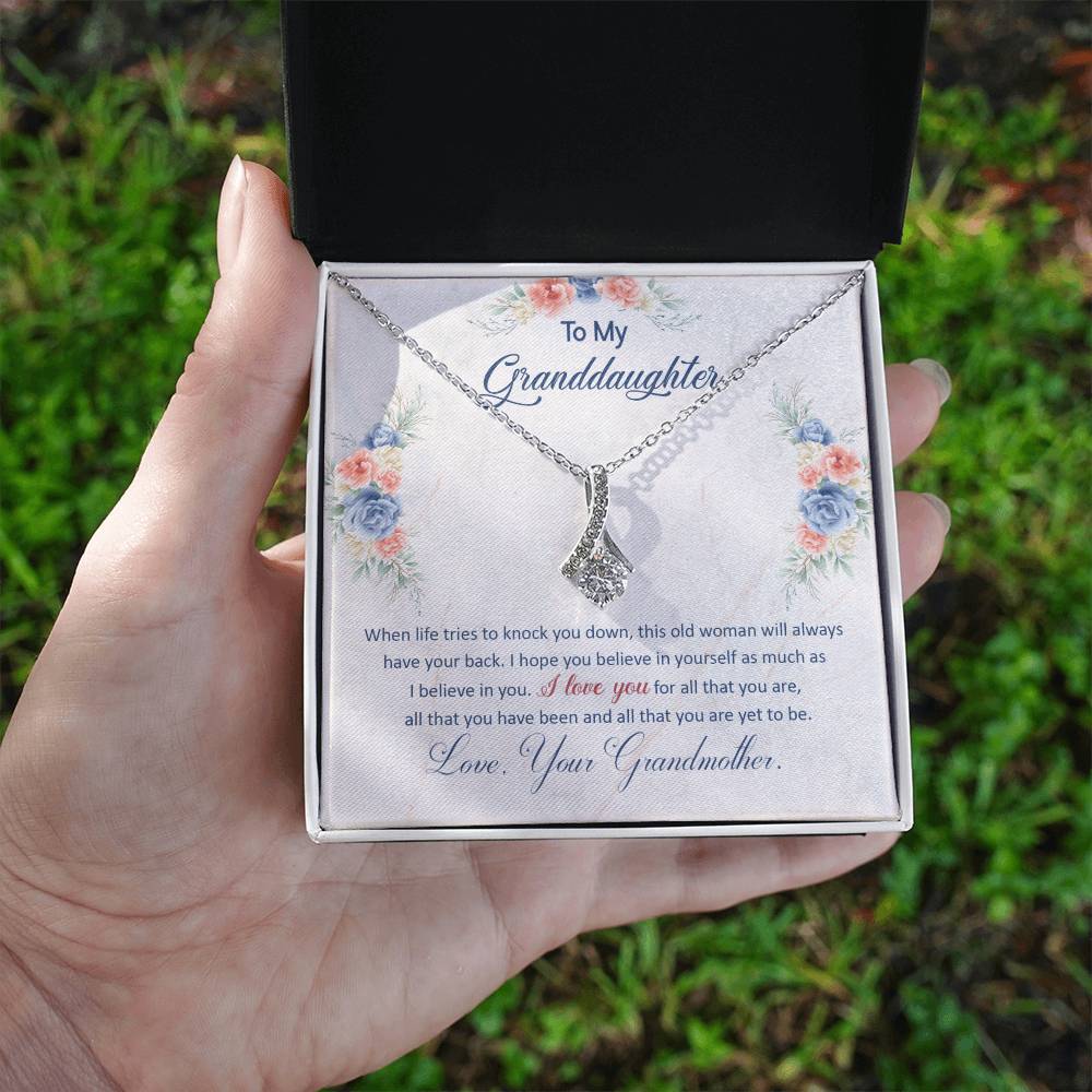 To My Granddaughter, This Old Woman Will Always Have Your Back - Alluring Beauty Necklace